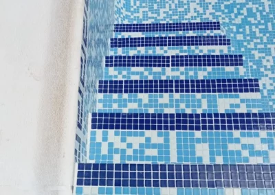 Rejuntado de piscina con epoxi
